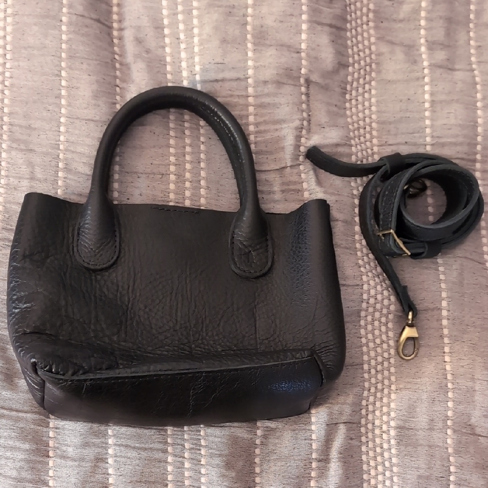 Portland Leather Small Classic Raindrop: Pebbled Black